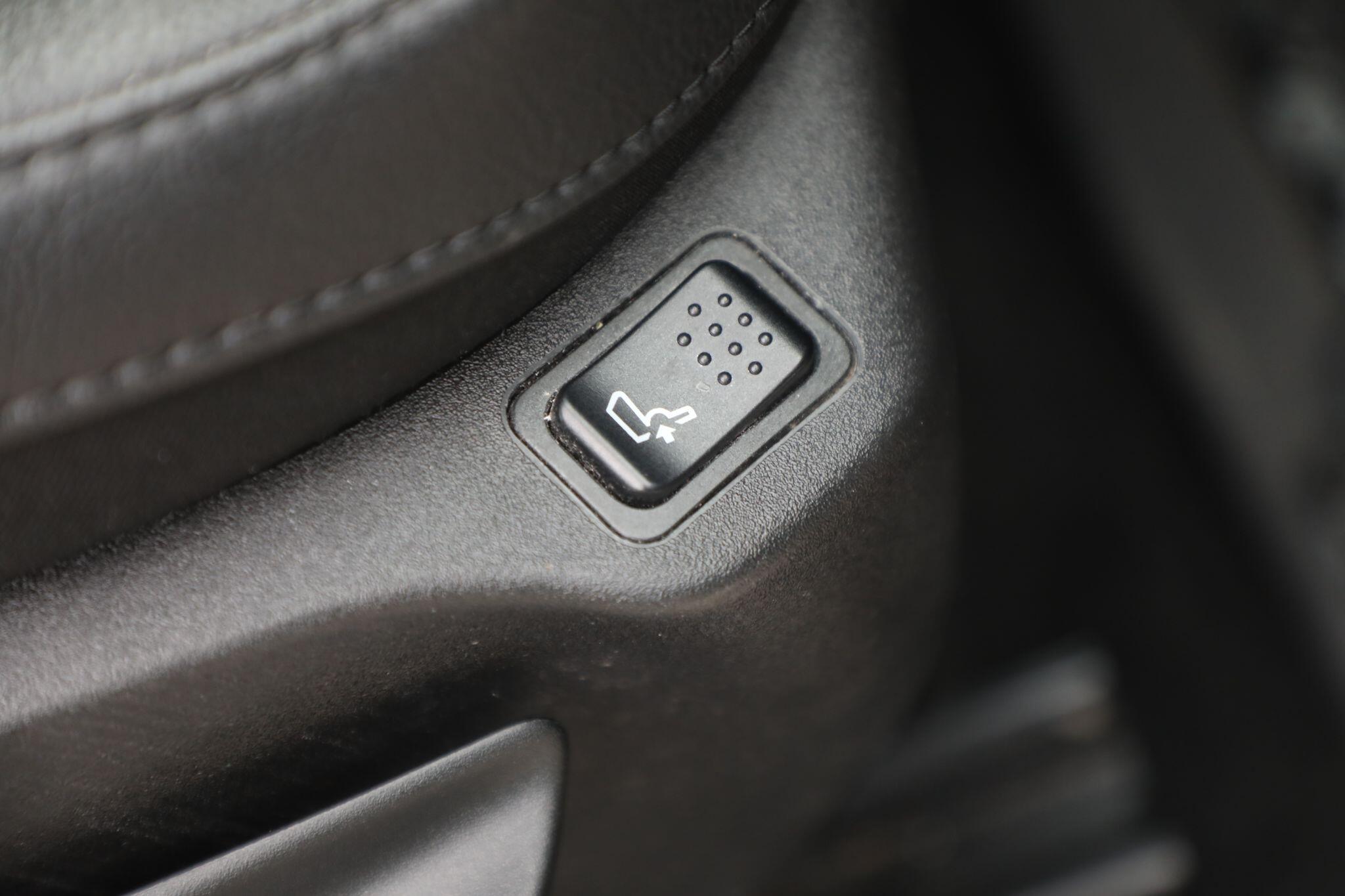 Large vehicle image